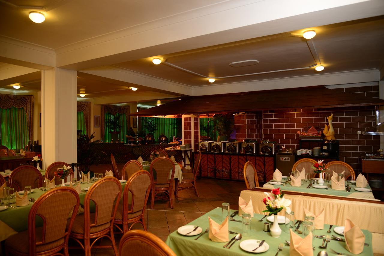 The Royal Mall Kandy Exteriör bild