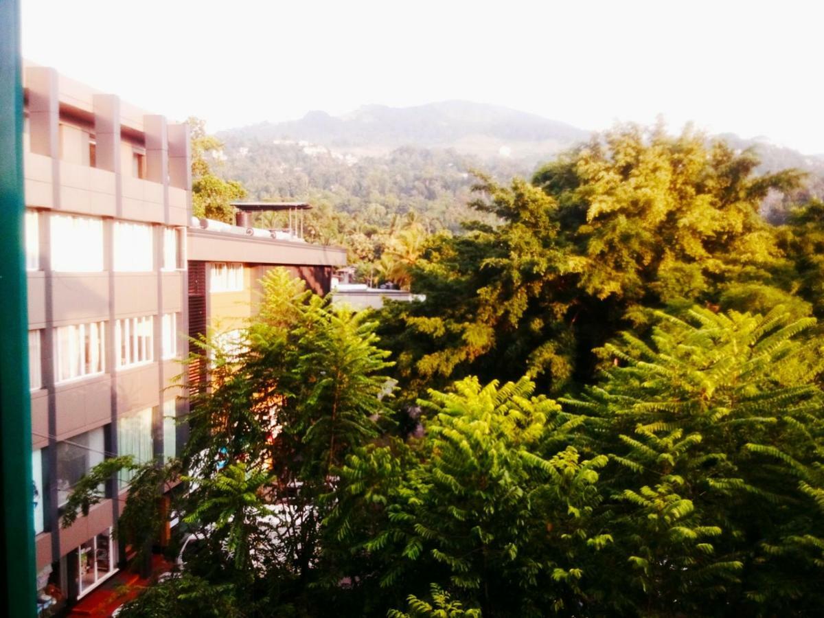 The Royal Mall Kandy Exteriör bild